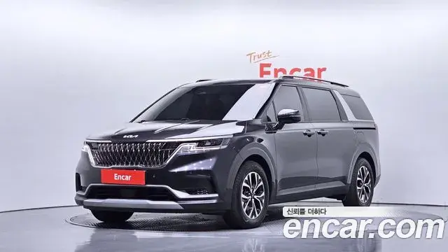 Kia Carnival 2023 — ფოტო 16/20