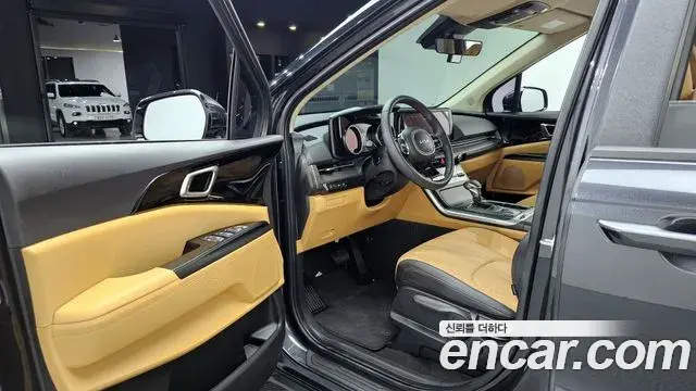 Kia Carnival 2023 — ფოტო 12/20
