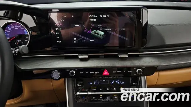 Kia Carnival 2023 — ფოტო 6/20