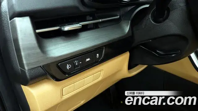 Kia Carnival 2023 — ფოტო 18/20