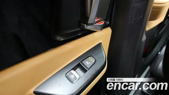 Kia Carnival 2023 — ფოტო 9/20