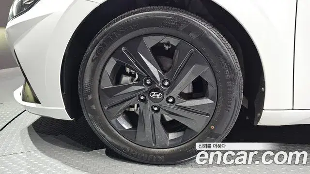 Hyundai The New Avante Hybrid 2020 — ფოტო 13/50