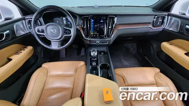 Volvo S60 2021 — ფოტო 7/39