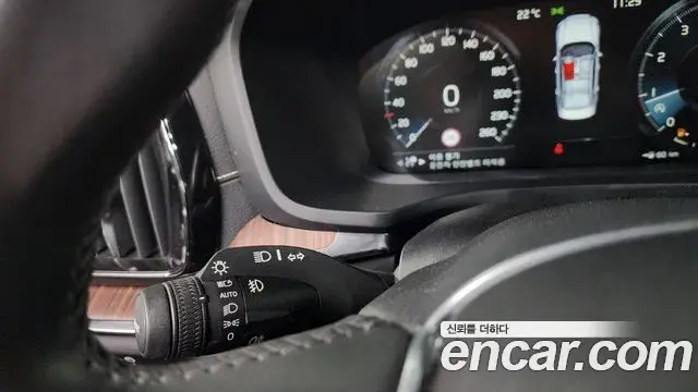 Volvo S60 2021 — ფოტო 2/39