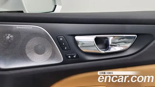 Volvo S60 2021 — ფოტო 14/39