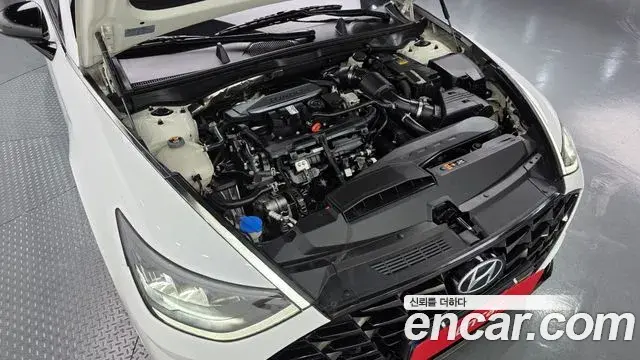 Hyundai Sonata Hybrid 2023 — ფოტო 18/20