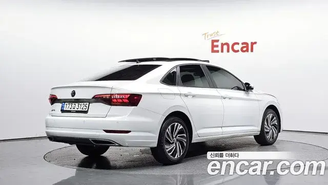 Volkswagen Jetta 2020 — Photo 4/20