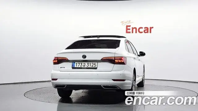 Volkswagen Jetta 2020 — Photo 10/20