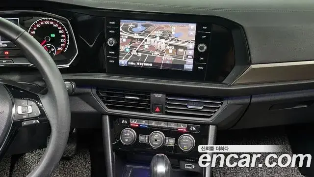 Volkswagen Jetta 2020 — Photo 17/20