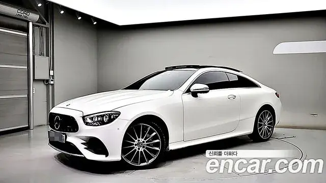 Mercedes-Benz E-Class 2021 — ფოტო 8/20