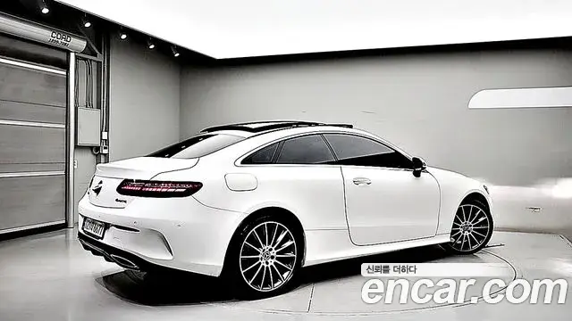 Mercedes-Benz E-Class 2021 — ფოტო 13/20