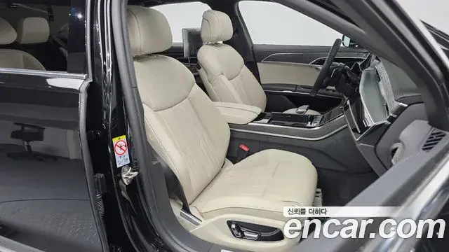 Audi A8 2023 — Photo 19/20
