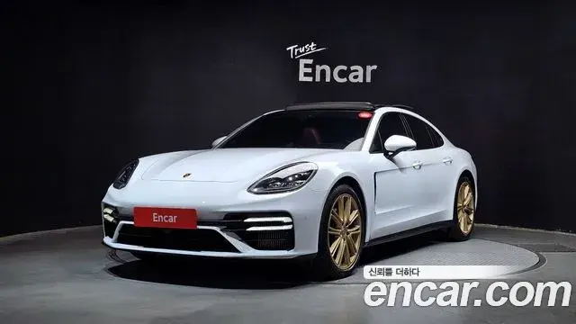Porsche Panamera 2022 — Şəkil 26/32