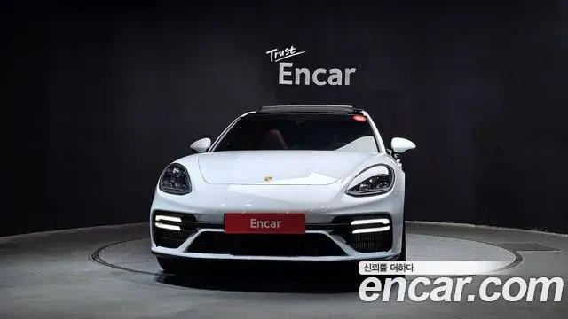 Porsche Panamera 2022 — Şəkil 24/32