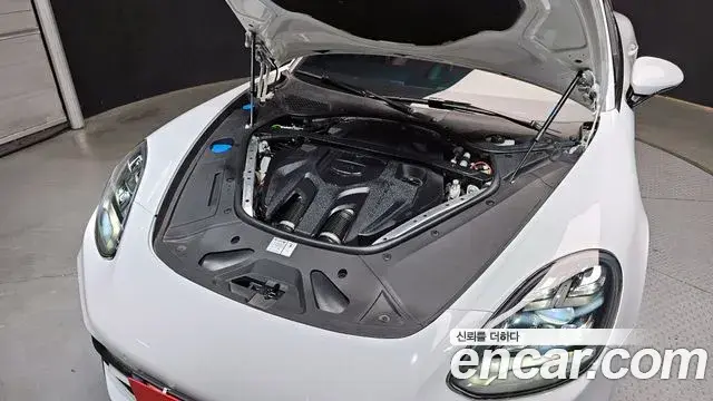 Porsche Panamera 2022 — Şəkil 31/32