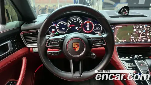 Porsche Panamera 2022 — Şəkil 23/32