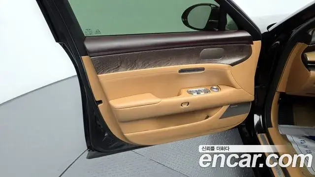 Genesis G90 2023 — ფოტო 16/33