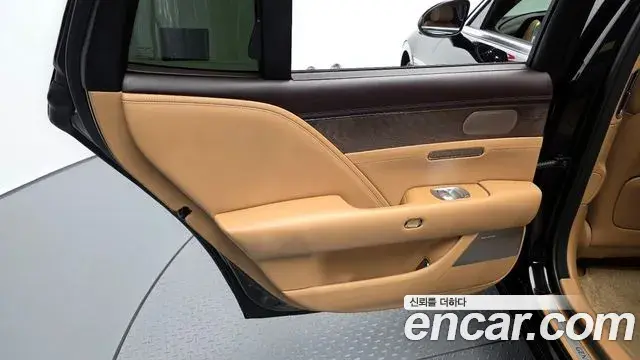 Genesis G90 2023 — ფოტო 12/33