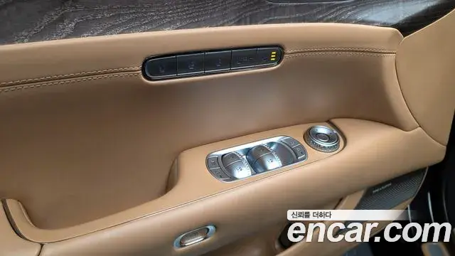 Genesis G90 2023 — ფოტო 28/33