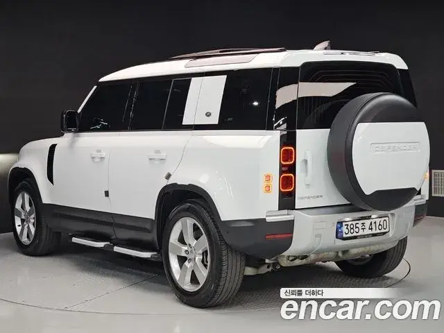 Land Rover Defender 2023 — Photo 9/20