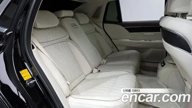 Genesis G90 2023 — ფოტო 29/30