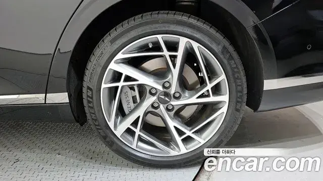 Genesis G90 2023 — ფოტო 13/30