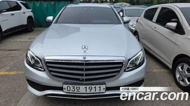 Mercedes-Benz E-Class 2018 — ფოტო 11/20