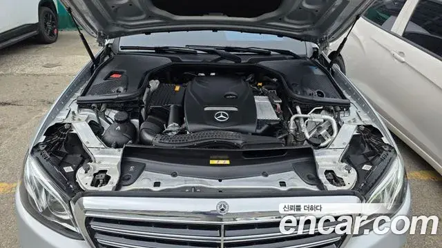 Mercedes-Benz E-Class 2018 — ფოტო 12/20