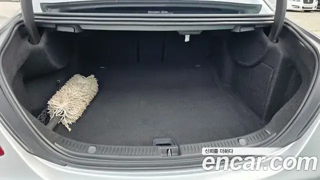 Mercedes-Benz E-Class 2018 — ფოტო 7/20