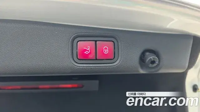 Mercedes-Benz E-Class 2018 — ფოტო 20/20