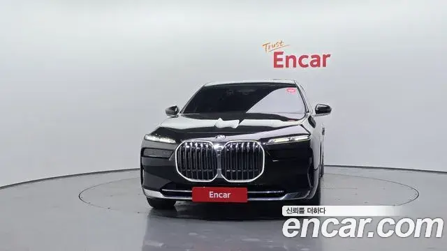 BMW 7 Series 2022 — Şəkil 18/39