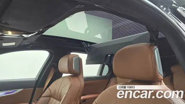 BMW 7 Series 2022 — Şəkil 30/39