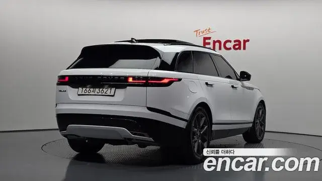 Land Rover Range Rover Velar 2025 — ფოტო 24/31