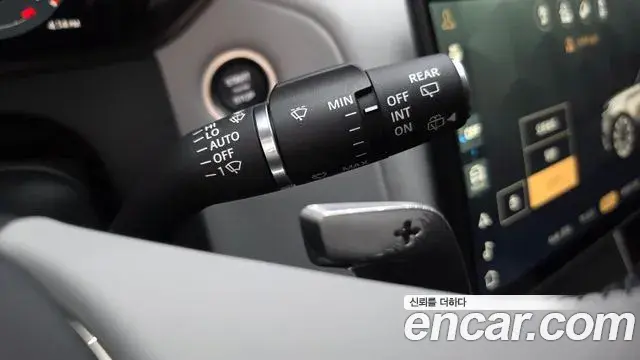 Land Rover Range Rover Velar 2025 — ფოტო 29/31