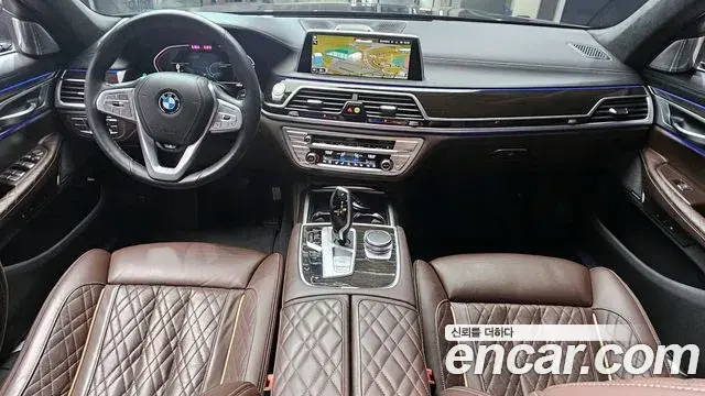 BMW 7 Series 2022 — Photo 9/20