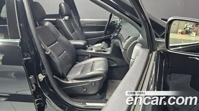 Jeep Grand Cherokee 2019 — ფოტო 6/20