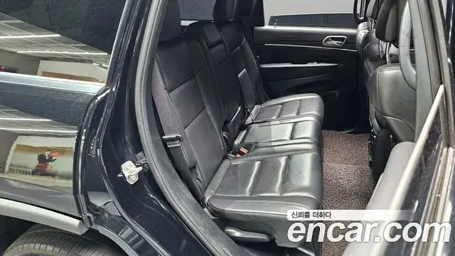 Jeep Grand Cherokee 2019 — ფოტო 3/20