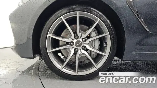 Genesis G70 2018 — ფოტო 14/20