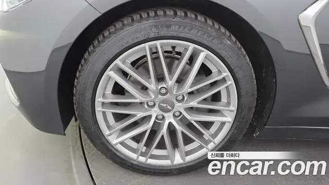 Genesis G70 2020 — Şəkil 10/30