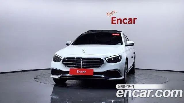 Mercedes-Benz E-Class 2021 — Фото 3/20
