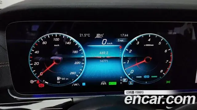 Mercedes-Benz E-Class 2021 — Фото 8/20