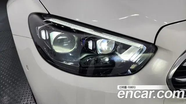 Mercedes-Benz E-Class 2021 — Şəkil 27/35