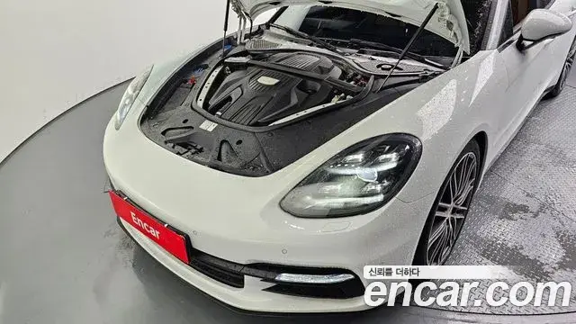 Porsche Panamera 2018 — ფოტო 10/20