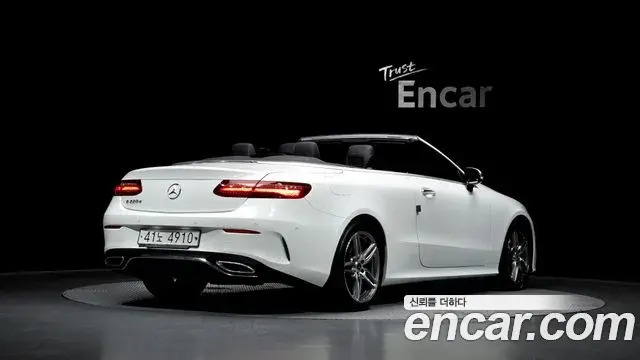 Mercedes-Benz E-Class 2018 — Photo 7/33