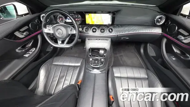 Mercedes-Benz E-Class 2018 — Photo 9/33