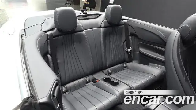 Mercedes-Benz E-Class 2018 — Photo 8/33