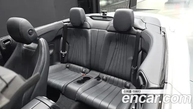 Mercedes-Benz E-Class 2018 — Photo 16/33