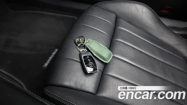 Mercedes-Benz E-Class 2018 — Photo 13/33