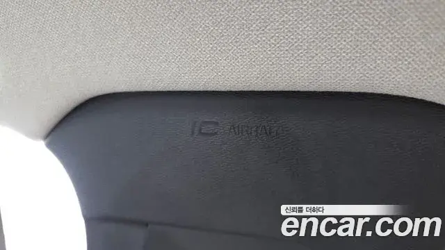 Volvo XC40 2022 — ფოტო 14/33