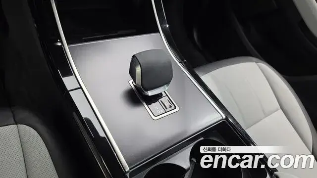 Land Rover Range Rover Evoque 2025 — Фото 13/20